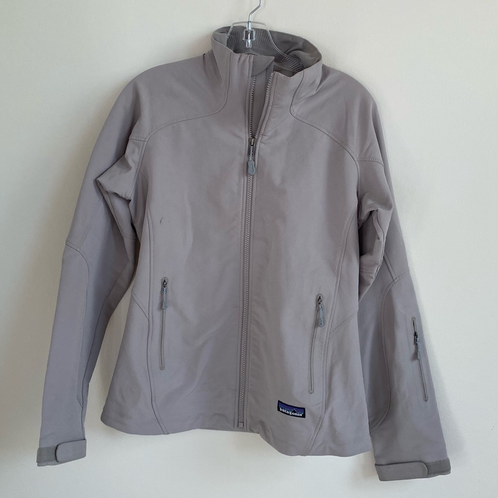 Patagonia grey lightweight water resistant jacket